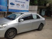 Cần bán Toyota Vios đời 2010, màu bạc