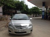 Cần bán Toyota Vios đời 2010, màu bạc