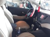 Bán ô tô Kia Rondo sản xuất năm 2018, màu trắng còn mới, 645tr