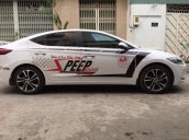 Bán xe Hyundai Elantra đời 2017, màu trắng như mới