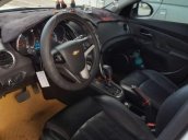 Cần bán Chevrolet Cruze LTZ 1.8AT 2017, màu trắng