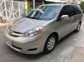 Bán Toyota Sienna LE 2009 nhập Mỹ, bạc, biển số thành phố