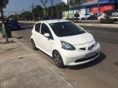 Cần bán gấp Toyota Aygo đời 2006, màu trắng, xe nhập