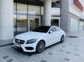 Cần bán xe Mercedes C300 AMG - màu trắng