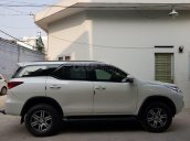 Bán Toyota Fortuner, số sàn 2017, máy dầu, màu trắng chỉnh chủ