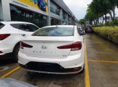 Bán Hyundai Elantra sản xuất năm 2020, màu trắng, giá chỉ 630 triệu