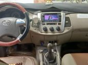 Bán Toyota Innova sản xuất năm 2014, màu bạc, nhập khẩu chính chủ giá cạnh tranh