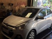 Bán xe Hyundai Grand i10 đời 2015, màu bạc xe gia đình