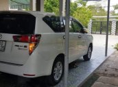 Cần bán xe Toyota Innova 2.0E đời 2017, màu trắng chính chủ