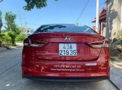 Cần bán xe Hyundai Elantra sản xuất 2016, màu đỏ