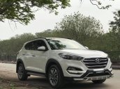 Cần bán Hyundai Tucson 2.0 ĐB sản xuất 2017, màu trắng