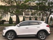 Cần bán Hyundai Tucson 2.0 ĐB sản xuất 2017, màu trắng