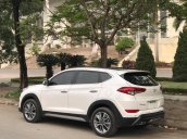 Cần bán Hyundai Tucson 2.0 ĐB sản xuất 2017, màu trắng