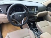 Cần bán Hyundai Tucson 2.0 ĐB sản xuất 2017, màu trắng