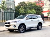 Bán Toyota Fortuner năm sản xuất 2017, màu trắng, nhập khẩu nguyên chiếc
