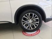 Bán Mitsubishi Outlander 2.0 CVT Premium 2019, màu trắng, mới 100%