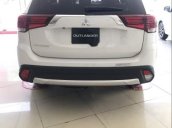 Bán Mitsubishi Outlander 2.0 CVT Premium 2019, màu trắng, mới 100%