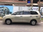 Gia đình cần bán xe Innova 2.0V 2011, số tự động, màu ghi 8 chỗ cực mới