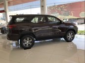 Bán xe Toyota Fortuner 2019 số sàn, giao xe ngay, đủ màu