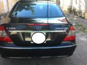 Cần bán lại xe Mercedes E200 sản xuất 2008, màu đen giá cạnh tranh