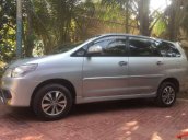 Cần bán lại xe Toyota Innova 2015, màu bạc giá cạnh tranh