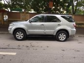 Gia đình cần bán Fortuner 2009, số sàn, máy dầu, màu bạc