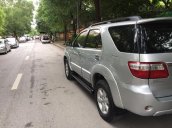 Gia đình cần bán Fortuner 2009, số sàn, máy dầu, màu bạc