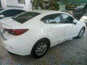 Bán Mazda 3 đời 2018, màu trắng, nhập khẩu 