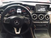 Bán Mercedes C200 đời 2018, màu đen, xe đẹp