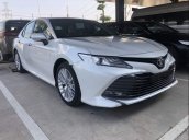 Bán Toyota Camry 2.5Q năm 2019, màu trắng, nhập khẩu