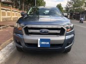 Bán Ford Ranger 2.2 XLS AT 2017 trả góp, xe đẹp, còn bảo hành hãng, odo chuẩn bao tua