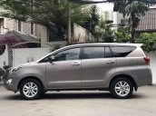 Bán xe Toyota Innova sản xuất năm 2019, màu bạc, giá 721tr