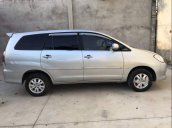 Cần bán gấp Toyota Innova G sản xuất 2011, màu bạc số sàn