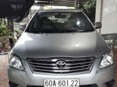 Cần bán Toyota Innova đời 2014, màu bạc xe gia đình