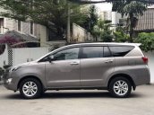 Bán xe Toyota Innova sản xuất năm 2019, màu bạc, giá 721tr