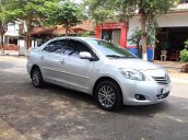 Cần bán lại xe Toyota Vios MT sản xuất năm 2010, màu bạc còn mới giá cạnh tranh