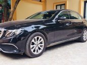 Cần bán lại xe Mercedes đời 2018, màu đen số tự động