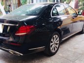 Cần bán lại xe Mercedes đời 2018, màu đen số tự động