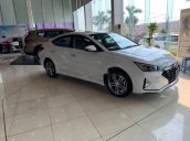 Cần bán Hyundai Elantra đời 2019, màu trắng