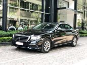 Bán gấp Mercedes E200 2019 cũ màu đen, chính chủ chạy lướt