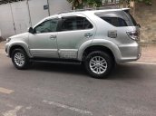 Cần tiền bán gấp em cọp Fortuner 2013, số tự động, máy xăng, màu bạc