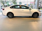 Bán ô tô Kia Cerato sản xuất 2019, màu trắng, giá 559tr