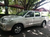 Cần bán gấp Toyota Hilux sản xuất 2009, màu bạc, nhập khẩu Thái 