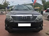 Cần bán xe Toyota Fortuner V 2013 màu đen, số tự động