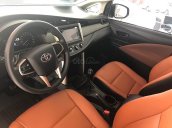 Cần bán Toyota Innova E 2019, màu bạc