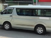 Bán xe Toyota Hiace đời 2009 màu bạc zin đẹp chính chủ