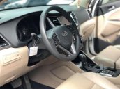 Bán xe Hyundai Tucson Limited 2.0 AT 2016, màu trắng, xe nhập, 830tr