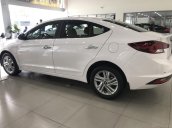 Bán Hyundai Elantra 2.0 AT Facelift giao ngay, hỗ trợ vay trả góp lãi suất ưu đãi - LH: 0977 139 312