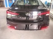 Cần bán xe Hyundai Elantra 2.0 AT sản xuất năm 2019, màu đen, giá chỉ 699 triệu