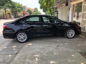 Bán Toyota Camry 2.0 sản xuất 2017, màu đen